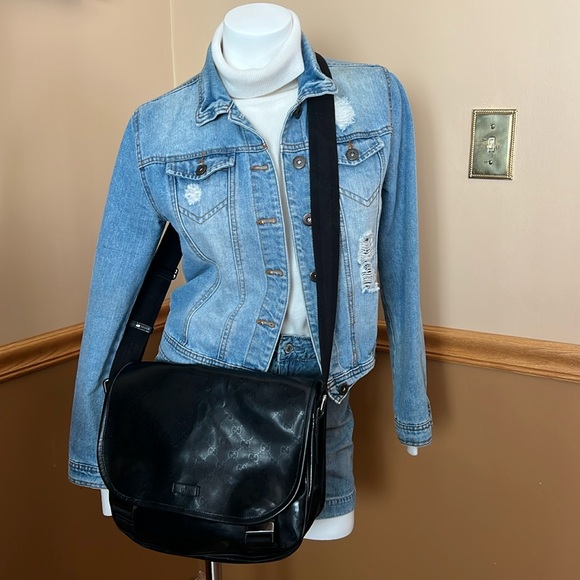 A 437- 💯 % authentic Gucci crossbody bag - Picture 1 of 16